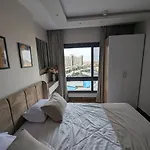 Charming Brand New Apartment 519