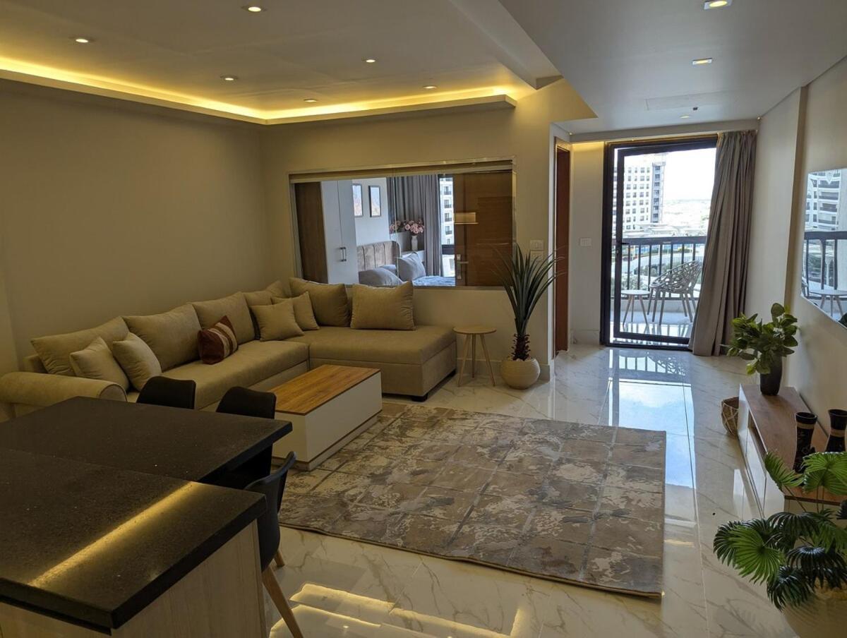 Charming Brand New 519